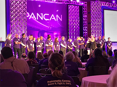 在重大活动中，PanCAN的科学和临床顾问受到了志愿者和客人的欢迎