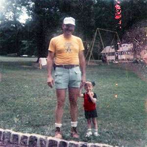 潘坎志愿者和他的父亲在2002年死于胰腺癌。