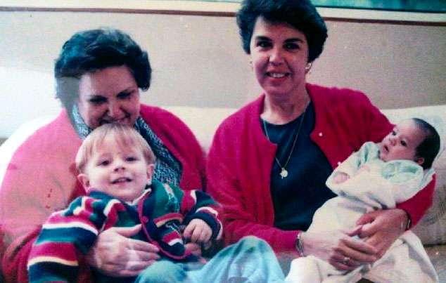 Beatriz Illescas的妹妹Sylvia(右)死于胰腺癌。