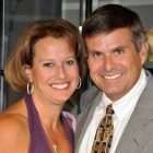 房地产主席John M. Sobrato和他死于胰腺癌的妻子Abby