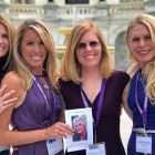 在PanCAN的倡导日，四姐妹在华盛顿特区倡导研究资金
